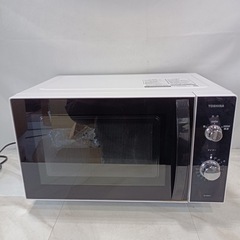 [八5857]  TOSHIBA   2022年製　電子レンジ　ER-WM17 (W)   外形寸法　幅458㎜  奥行349㎜  高さ281㎜  加熱室の有効寸法　幅273㎜  奥行き323㎜  高さ181㎜の画像