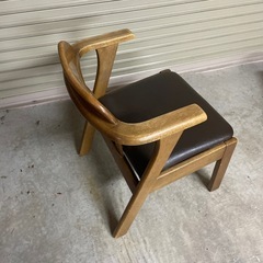 肘掛け　椅子の画像