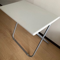 ☆折りたたみ式テーブル☆の画像