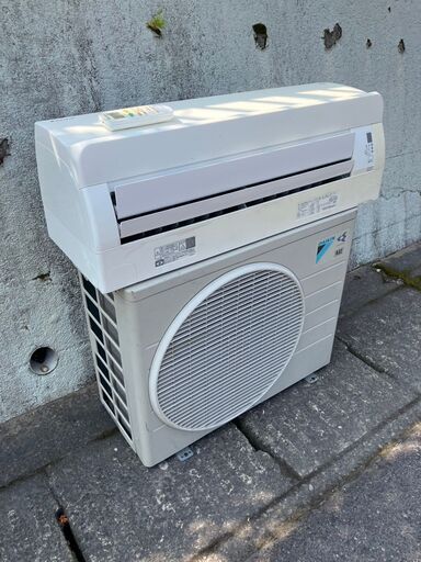 引越しで今週迄】ダイキン ルームエアコンAN22UFS-W 2018年製