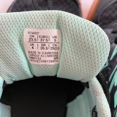 ［asics］ジュニアシューズ23.5cmの画像