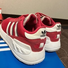 adidas 14㎝の画像