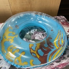 中古品 浮き輪 90cmサイズ 2個セット 空気入れ付き マリン レジャー 海 川の画像