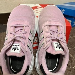 adidas 16㎝の画像