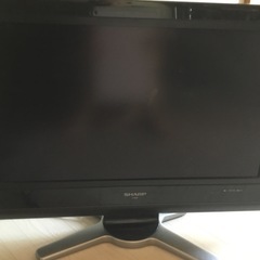 AQUOSテレビとテレビ回転台