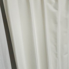 白遮光カーテン&レースカーテンセットの画像