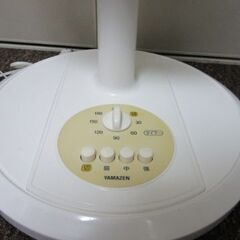 ☆山善 YAMAZEN YLT-AK30☆ ３０ｃｍ羽の扇風機です。色は白です。の画像