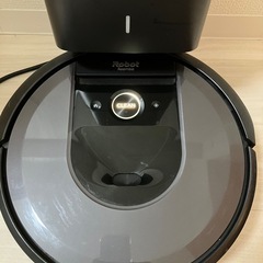 ルンバ　i7+  、新品【紙パック、ブラシ、デュアルバーチャルウォール、電池つき】の画像