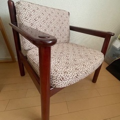 カリモクの椅子