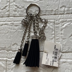 1,300円 タッセルチャーム(クラウンのチャーム付き👑✨)の画像