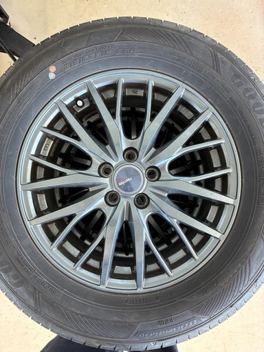 215/65R16グッドイヤーアルミ付き