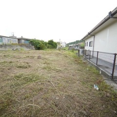 草刈りやってます。