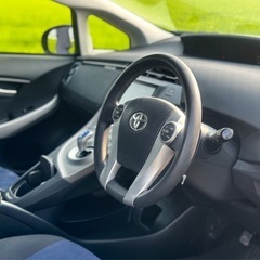 トヨタ プリウス Toyota Prius Sの画像