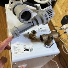 小型電気温水器　先止め式　 INAX EHPN-F6N4 6ℓ ジャンク扱いの画像