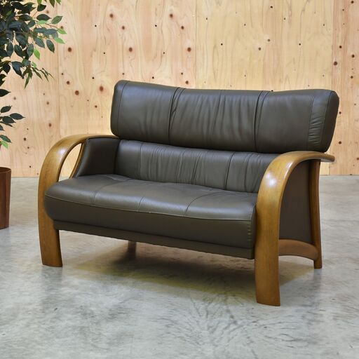 【ヤ取終了7/27】≪zyt2324ジ≫ karimoku/カリモク家具 2人掛けソファ WT3302M033 本革張り/合成皮革 ナラ/オーク/虎斑 WT33モデル 中古家具/宮城県仙台市 70707-05