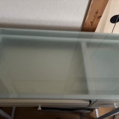 値下げ　ガラスのおしゃれデスクの画像
