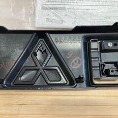 三菱　デリカミニ　フロント　グリルガーニッシュ　新車外し　取付説明書の画像