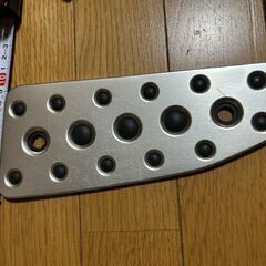 後期 スバル レガシィ BRG BMM BRM BR9 BM9用純正フットレストの画像