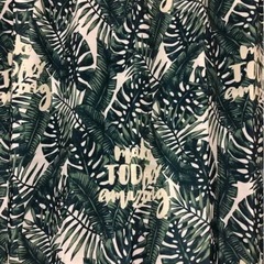 新品同様ボタニカル柄カーテン  100×135センチ  2枚組　洗える 男女兼用　遮光2級　　定価4970円の画像