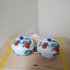 ①象印マホービン提供　ホーロー両手鍋②有田焼　栄峰窯　蓋付中鉢お椀　柿の絵柄2個の画像