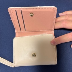三つ折り財布の画像