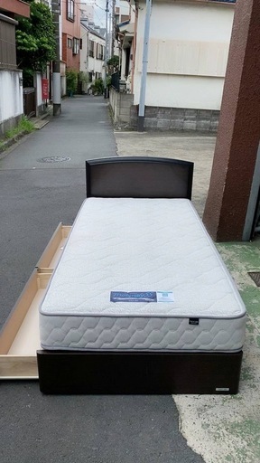 ベッドとマットレス 一人用　ほぼ全新