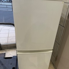 【状態良し/SHARP冷蔵庫137L/配達可】の画像