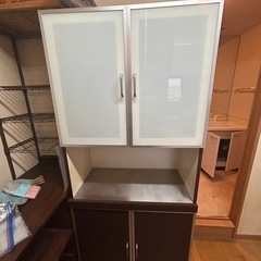食器棚の画像