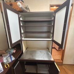 食器棚の画像