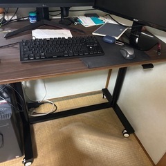 パソコンデスクの画像