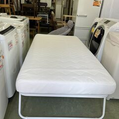 【リサイクルショップ ピカソ 小松原】🛏️✨シングルサイズ✨折りたたみパイプベッド＋マットレス付き🛏️★1329★の画像