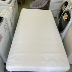 【リサイクルショップ ピカソ 小松原】🛏️✨シングルサイズ✨折りたたみパイプベッド＋マットレス付き🛏️★1329★の画像