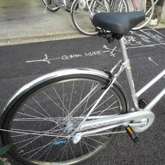 中古自転車３６３４ブリヂストン　トレンディ　２７インチ　３段ギヤ　LEDオートライト　キッキーと音がならない後輪ローラーブレーキ錆びにくい部品：ハンドル・リム・ドロヨケ・前かごの画像