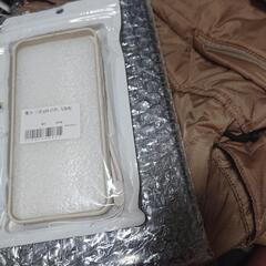 MacBook Air及びiPhoneのケースの画像
