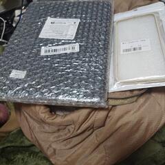 MacBook Air及びiPhoneのケースの画像