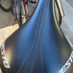 ネスト　クロスバイク　6061アルミニウムフレーム　700×28c 自転車の画像