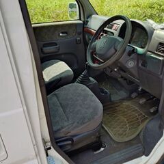 車検９年８月１７日まで！！バモス１６年式 白 ４ＷＤ ５速マニュアル車の画像
