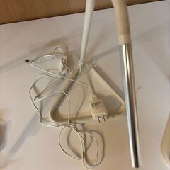 IKEA デスク用ライト　１個100円 * 3 　コンセントあり*2 USBのみ*1の画像