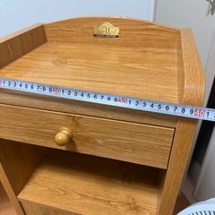 木製キャビネット／収納棚／ナイトテーブル（高さ約80cm） の画像