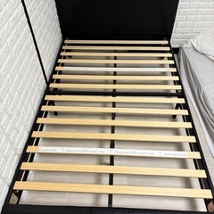 （SALE‼️）組立式セミダブルベッドの画像