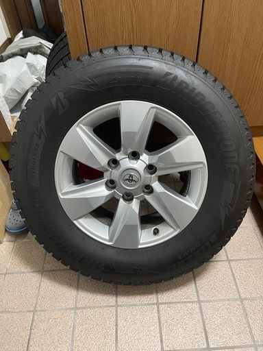 【決まりました】ランドクルーザープラド純正ホイール265/65/17スタッドレス ブリザック