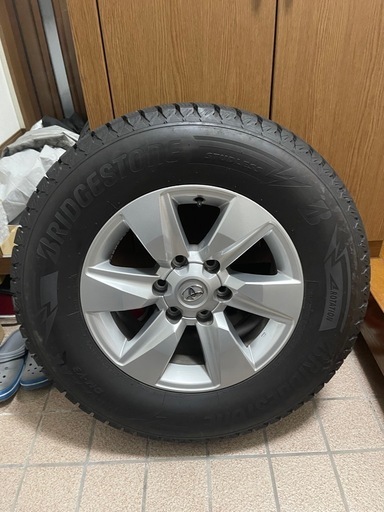 【決まりました】ランドクルーザープラド純正ホイール265/65/17スタッドレス ブリザック