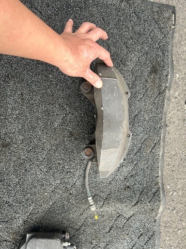 LS600H 右側　前後キャリパー