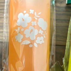 【新品　未使用】【まとめて】色が変わる！？　今日のわたしはどのキブン？色チェンタンブラーの画像