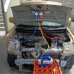 車エアコンガス補填します。