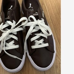 PUMA スニーカーブラウンの画像
