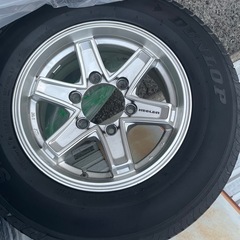 【美品】ハイエースWEDS キーラータクティクス 15X6.0J　ハイパーシルバーの画像