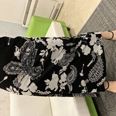 LEONARD 希少　大きいサイズ　花柄　スカート　黒 レオナール LEONARD ロングスカート 黒×白 ペイズリー柄 花柄 総