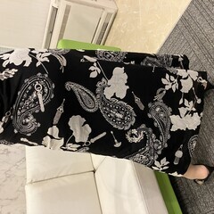 今話題のアイテムを レオナール 総 花柄 ペイズリー柄 黒×白 ロングスカート LEONARD スカート