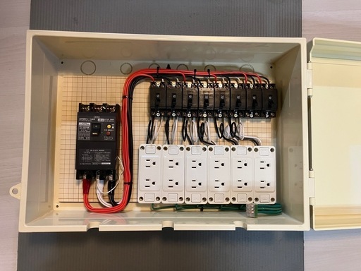 仮設分電盤 60AT 8回路 プラボックス 日東工業 東芝コンセント DC1262E 新品 漏電ブレーカー 中古 電線 IV2ｍｍ 新品使用 セット